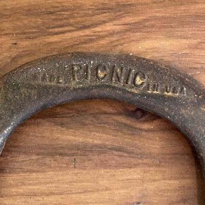 Lot 450 - throwing Horse Shoes