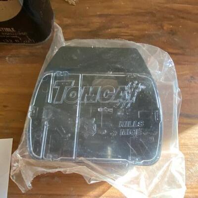 Lot 459 - garage items