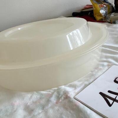 Lot 465 - Corningware plastic hinged bowl