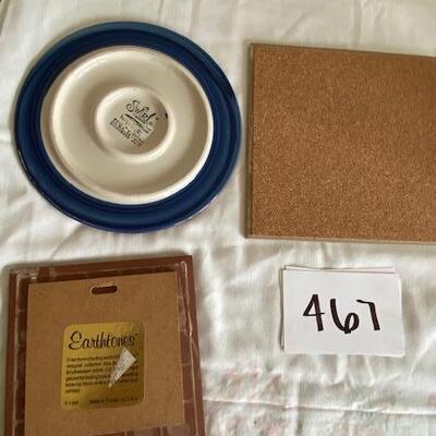 Lot 467 - Tile trivets