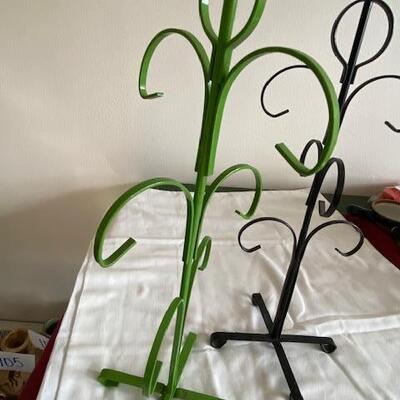 Lot 472 - Vintage Coffee Mug Trees