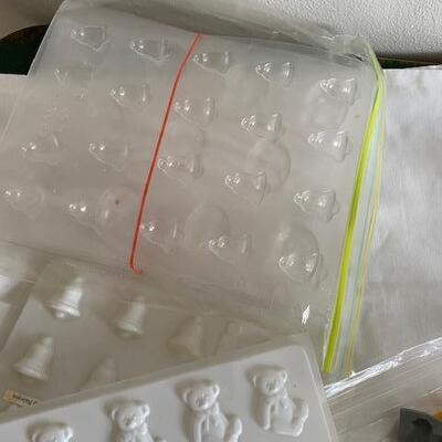 Lot 475 - Candy molds