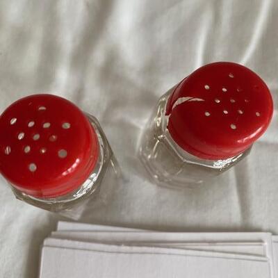 Lot 477 - Vintage Salt and Peppers