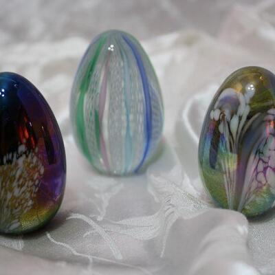 3 art glass eggs (1 Murano)