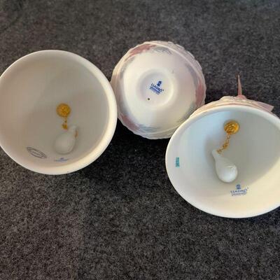 LOT 81  GROUP OF 3 LLADRO PIECES CHRISTMAS ORNAMENT & 2 BELLS