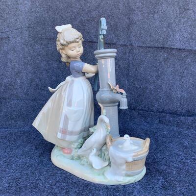 LOT 84  LLADRO DAISA FIGURINE #5285  SUMMER ON THE FARM ORIGINAL BOX