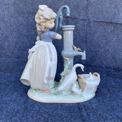 LOT 84  LLADRO DAISA FIGURINE #5285  SUMMER ON THE FARM ORIGINAL BOX