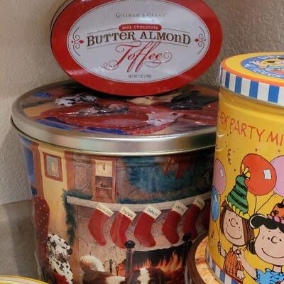 Lot 12: Vintage Metal Tin Lot