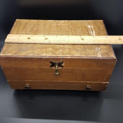 Lot 5 - Vintage mid century JewelKing wood jewelry box