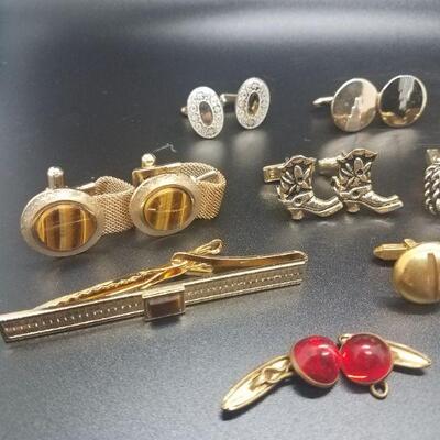 Lot 13 - Vintage Cuff link sets lot