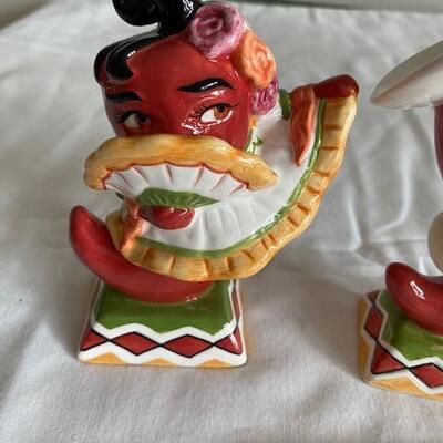 Lot 481 - Chili Pepper salt and pepper