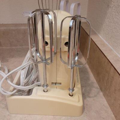 Lot 42: Hand Mixer and Lazy Apple Stripper