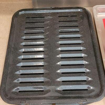 Lot 44: New Baking/Cooking Lot