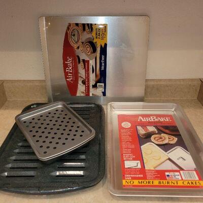 Lot 44: New Baking/Cooking Lot