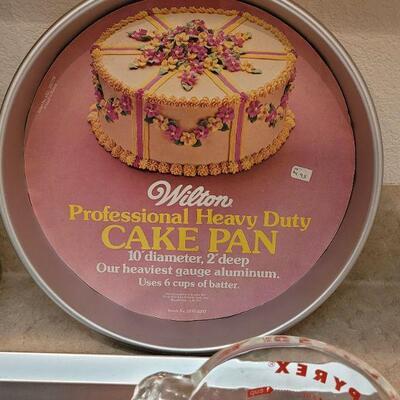 Lot 45: Baking Lot 