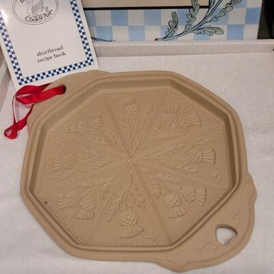 Lot 54: (2) Brown Bag Cookie Art Shortbread Pans - Thistles