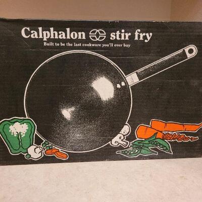 Lot 59: NEW Calphalon Stir Fry Pan