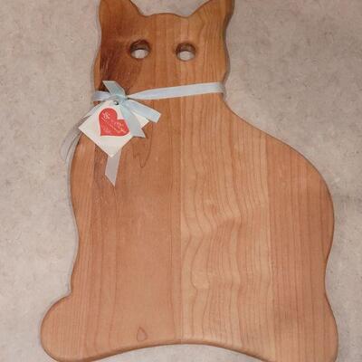 Lot 63: Cat Cutting Board, Cat Coasters and Cat Kitchen Art