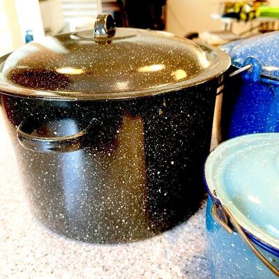 LOT 107  VINTAGE GRANITEWARE POTS