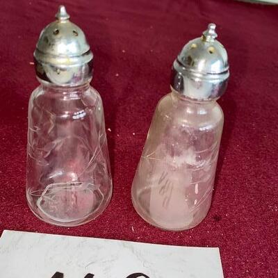 Lot 489 - Vintage Salt and Pepper