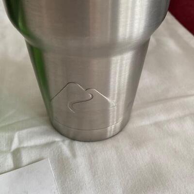 Lot 492 - insulated cups