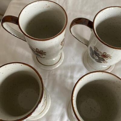 Lot 495 - Stoneware coffee mugs