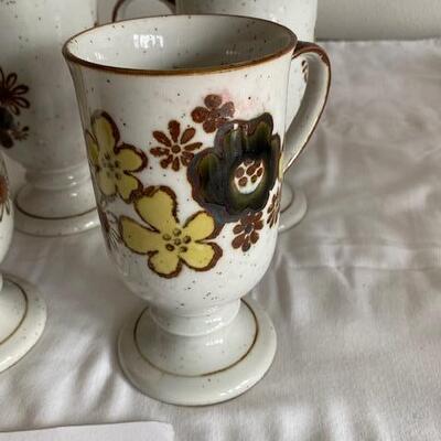 Lot 495 - Stoneware coffee mugs