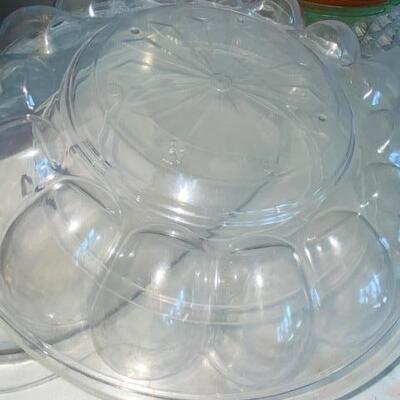 Lot 497 - plastic party ware
