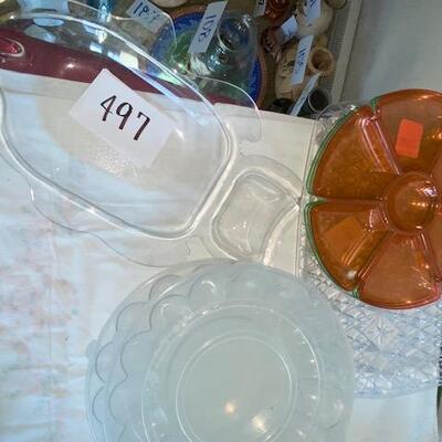 Lot 497 - plastic party ware