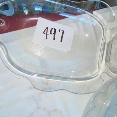 Lot 497 - plastic party ware