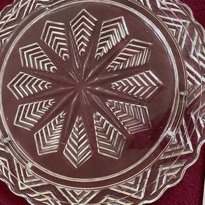 Lot 501 - Vintage Glass Cake Plates