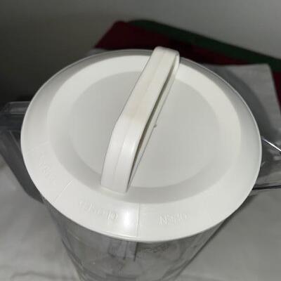 Lot 511 - Pampered Chef Iced Tea Pot