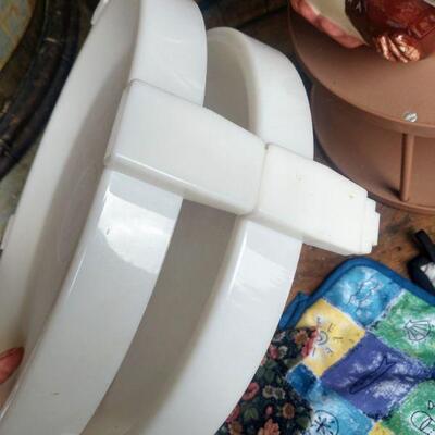 Cookie Jar and Misc Kitchen Lot