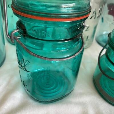 Lot 518 - Vintage Blue Canning Jars