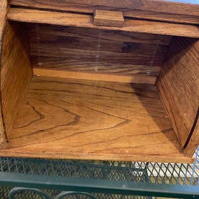 Lot 520 - Wood bread box