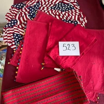 Lot 523 - Kitchen Placemats and towels