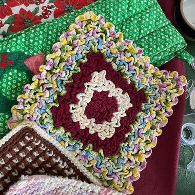 Lot 524 - Vintage Potholders