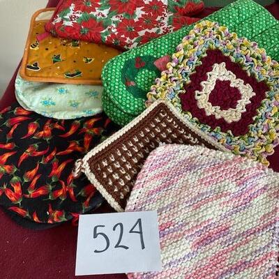 Lot 524 - Vintage Potholders