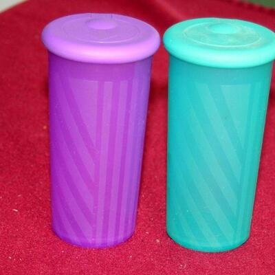 Lot 531 - Tupperware containers