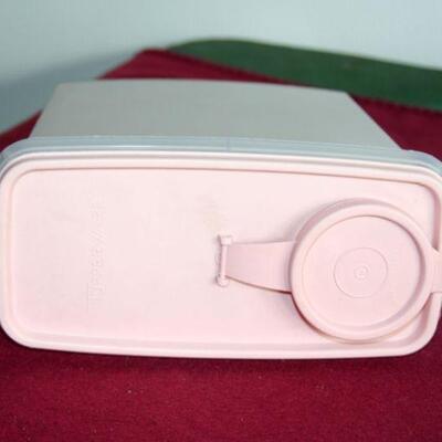 Lot 532 - Tupperware Cereal container