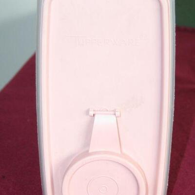 Lot 532 - Tupperware Cereal container