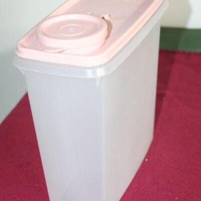 Lot 532 - Tupperware Cereal container