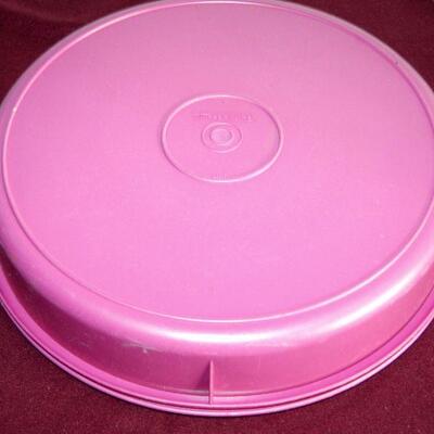Lot 534 - Tupperware Pink Round Container