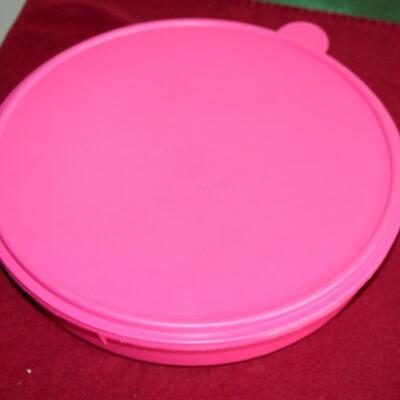 Lot 534 - Tupperware Pink Round Container