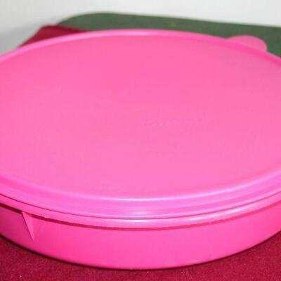 Lot 534 - Tupperware Pink Round Container