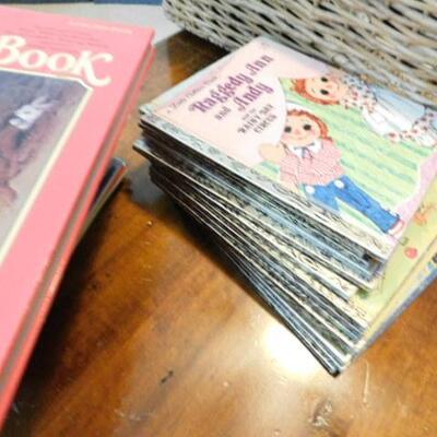 Collection of Kid's Golden Books Various Titles Approx. 25-30 Books