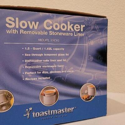 Lot 73: NEW Slow Cooker 1.5 Quart