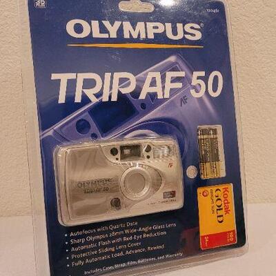 Lot 85: Vintage NEW Olympus TRIP AF 50 Wide Angle Camera 