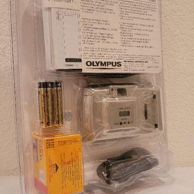 Lot 85: Vintage NEW Olympus TRIP AF 50 Wide Angle Camera 