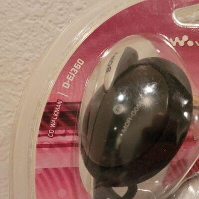 Lot 88: Vintage NEW Sony Bundle - CD Walkman and Car Connection Kit